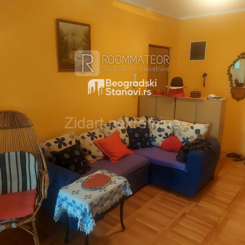 Stan na prodaju u Beogradu, Karaburma, trosoban, 56m2, cena 107500 evra