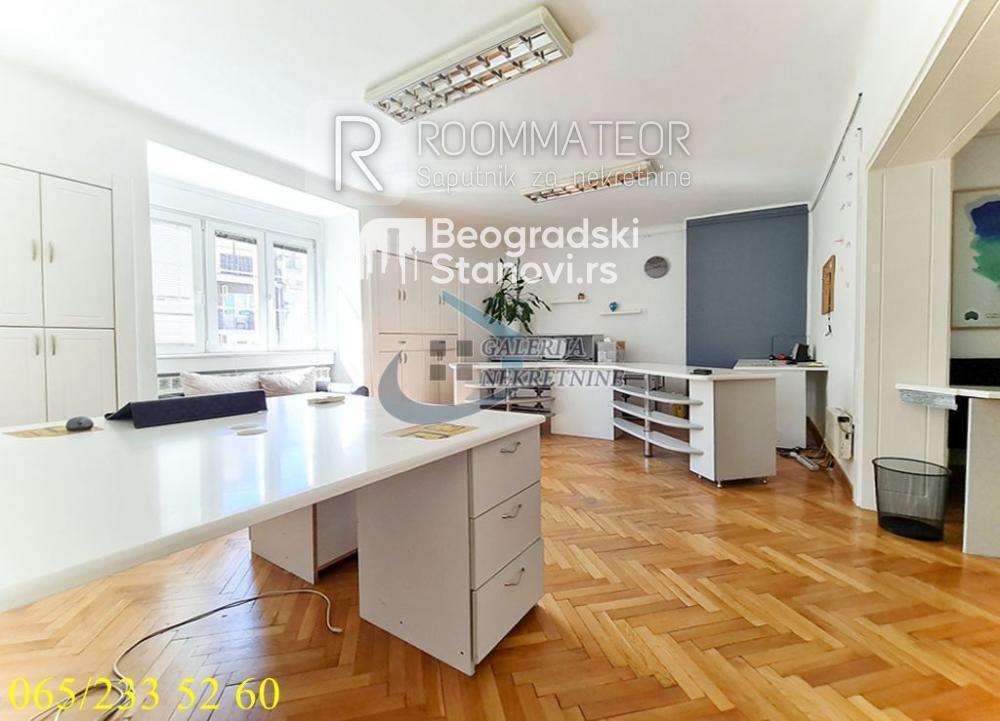 Stan na prodaju u Beogradu, Stari grad, dvoiposoban, 68m2, cena 269998 evra