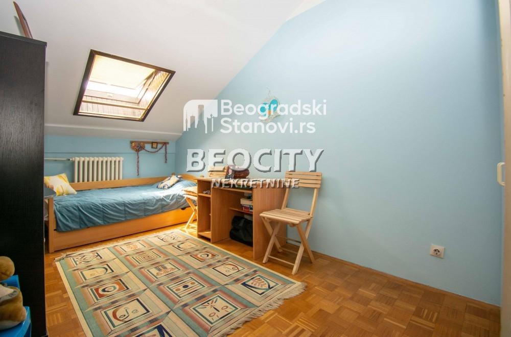 Stan na prodaju u Beogradu, Novi Beograd blok 44 (Piramida), dvoiposoban, 94m2, cena 247000 evra