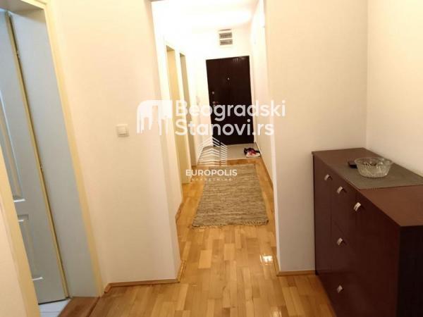 Stan na prodaju u Beogradu, Čukarica, trosoban, 60m2, cena 112900 evra