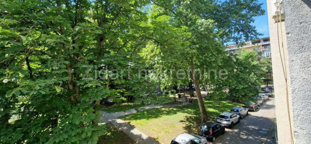 Stan na prodaju u Beogradu, Novi Beograd blok 8 (Paviljoni), dvoiposoban, 54m2, cena 155000 evra