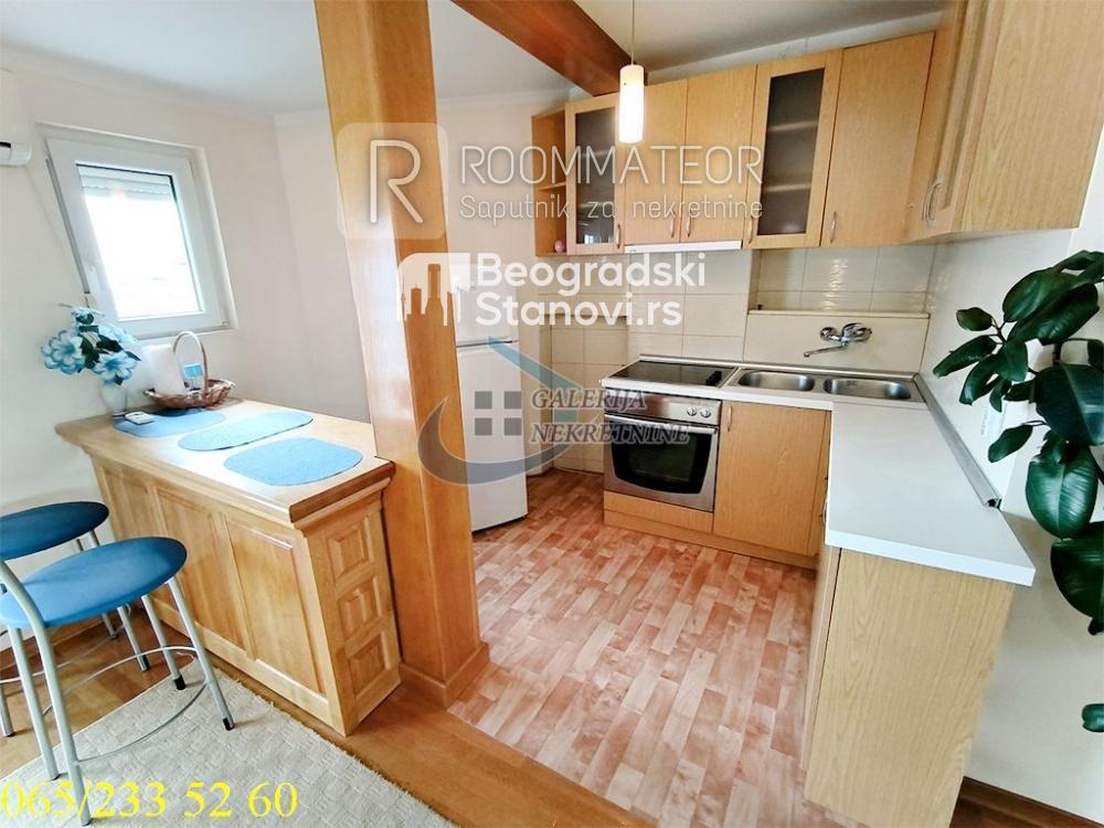 Stan na prodaju u Beogradu, Vračar, trosoban, 85m2, cena 260000 evra