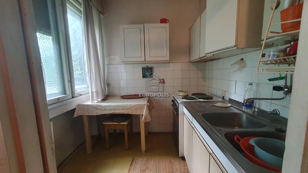 Stan na prodaju u Beogradu, Novi Beograd blok 70 (Kineski TC), dvosoban, 87m2, cena 206000 evra