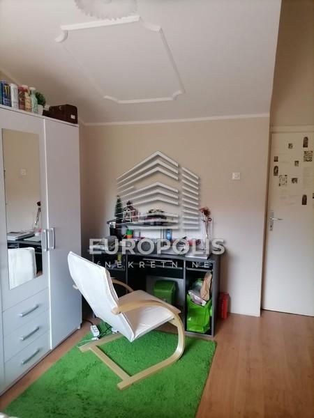 Stan na prodaju u Beogradu, Zemun, cetvorosoban, 110m2, cena 185000 evra