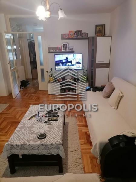 Stan na prodaju u Beogradu, Zemun, cetvorosoban, 110m2, cena 185000 evra