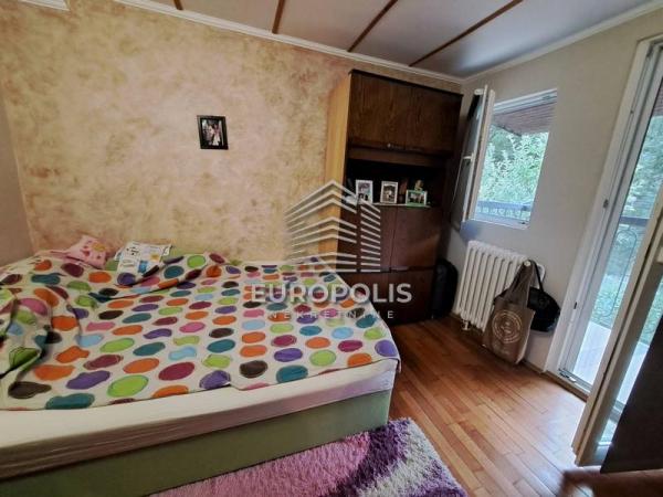 Stan na prodaju u Beogradu, Zemun, cetvorosoban, 110m2, cena 185000 evra