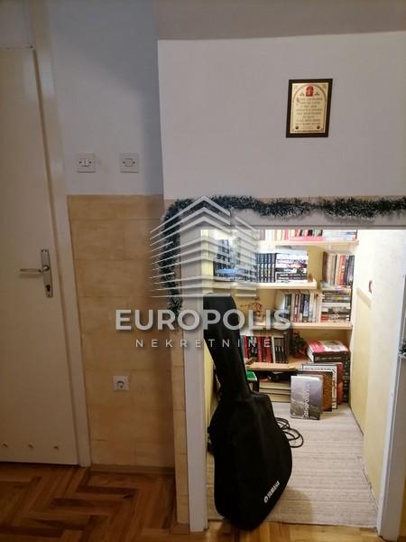 Stan na prodaju u Beogradu, Zemun, cetvorosoban, 110m2, cena 185000 evra