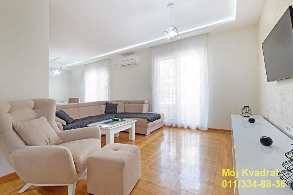 Stan na prodaju u Beogradu, Vukov spomenik, trosoban, 87m2, cena 261000 evra