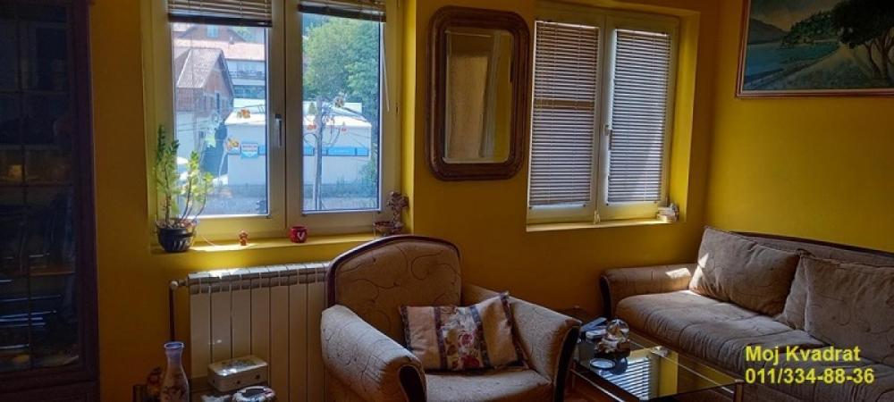 Stan na prodaju u Beogradu, Ćalije, trosoban, 75m2, cena 180000 evra