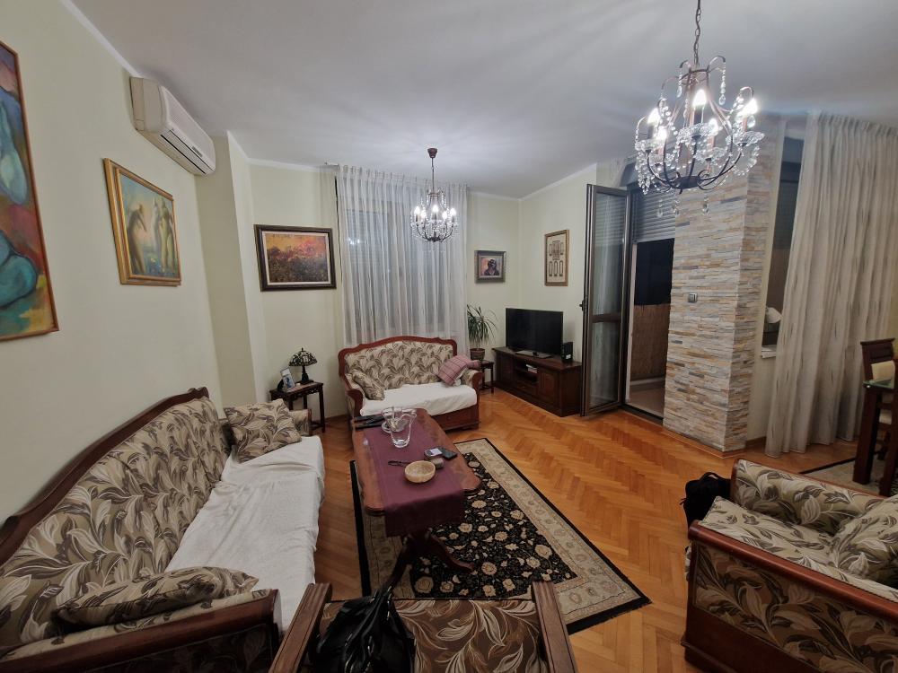 Stan na prodaju u Beogradu, Crveni Krst, cetvorosoban, 100m2, cena 380000 evra