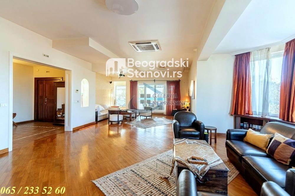 Stan na prodaju u Beogradu, Voždovac, 375m2, cena 980000 evra