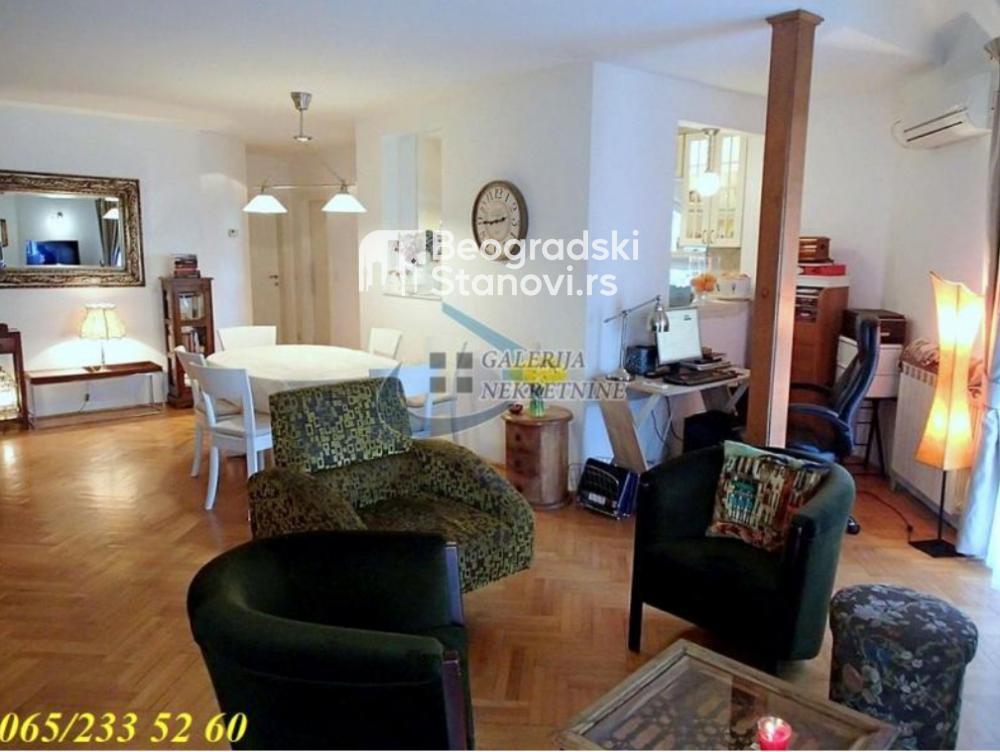 Stan na prodaju u Beogradu, Stari grad, cetvorosoban, 63m2, cena 295000 evra