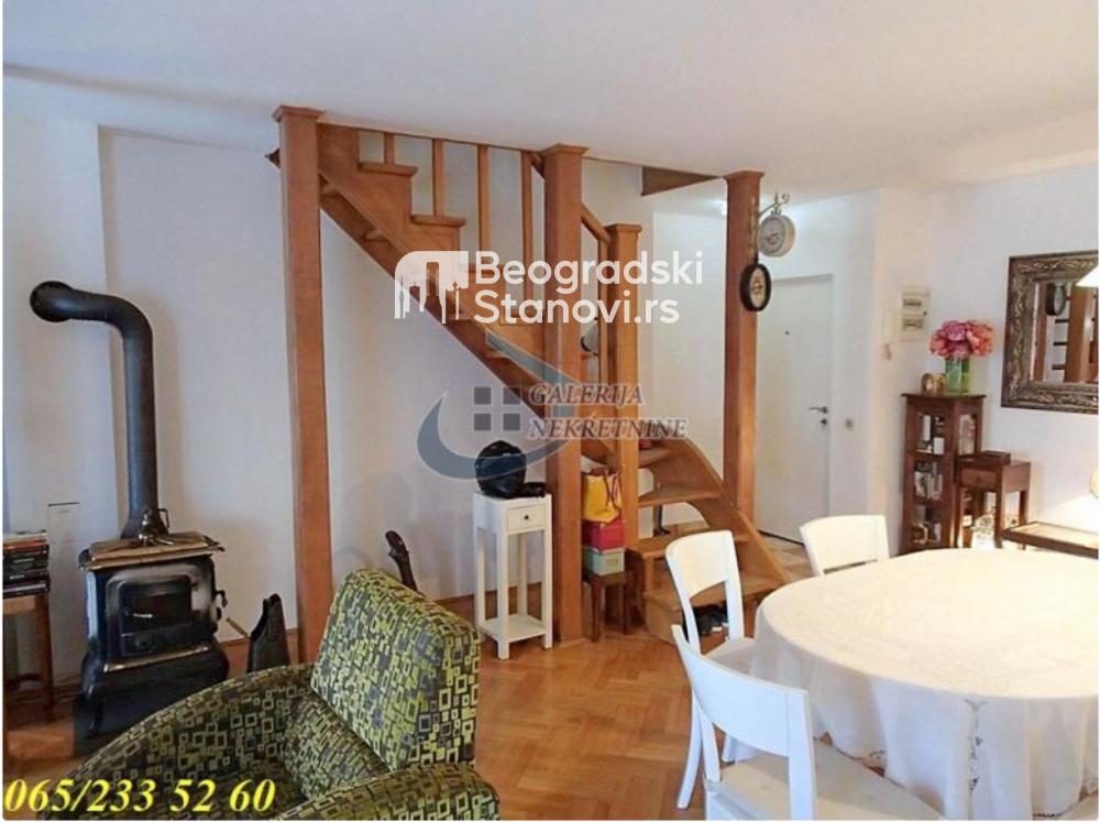 Stan na prodaju u Beogradu, Stari grad, cetvorosoban, 63m2, cena 295000 evra