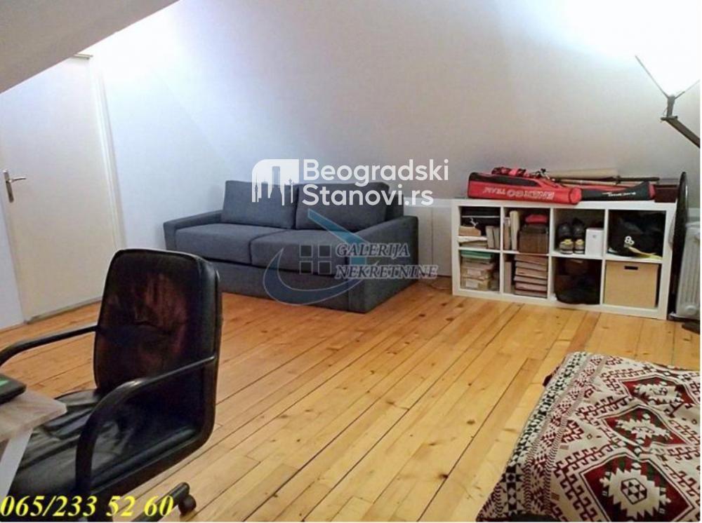 Stan na prodaju u Beogradu, Stari grad, cetvorosoban, 63m2, cena 295000 evra