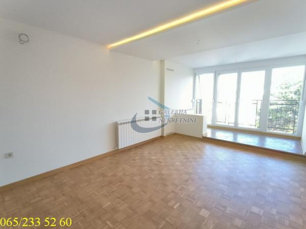 Stan na prodaju u Beogradu, Novi Beograd blok 45 (TC Enjub), dvosoban, 70m2, cena 245000 evra