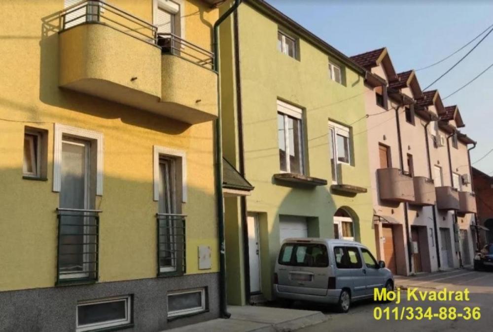 Stan na prodaju u Beogradu, Batajnica, troiposoban, 128m2, cena 139000 evra