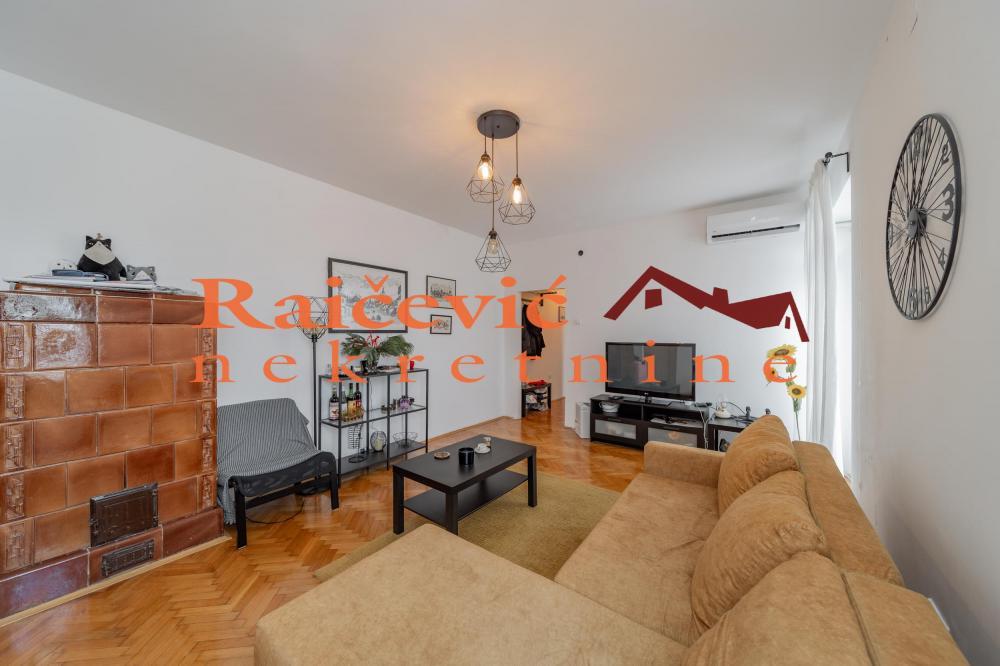 Stan na prodaju u Beogradu, Kalenić pijaca, dvosoban, 48m2, cena 179000 evra