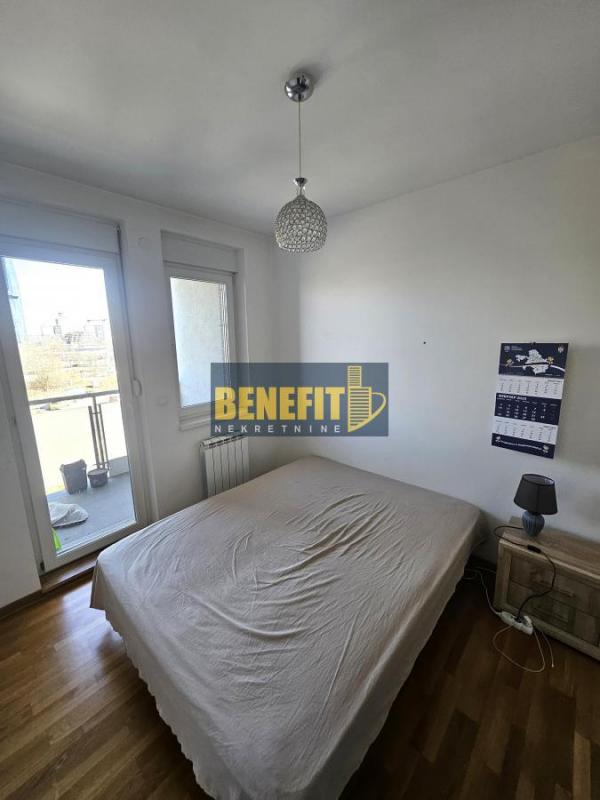 Stan na prodaju u Beogradu, Novi Beograd blok 67A (Belvile), trosoban, 80m2, cena 328000 evra