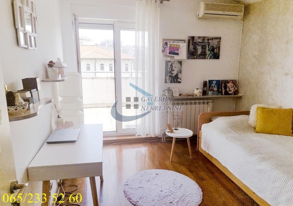 Stan na prodaju u Beogradu, Savski venac, cetvorosoban, 400000m2, cena 400000 evra