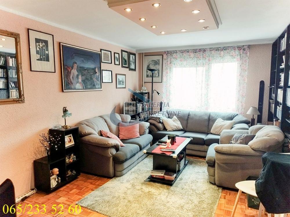 Stan na prodaju u Beogradu, Denkova bašta, cetvorosoban, 86m2, cena 280000 evra