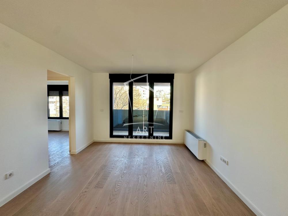 Stan na prodaju u Beogradu, Autokomanda, trosoban, 75m2, cena 243168 evra