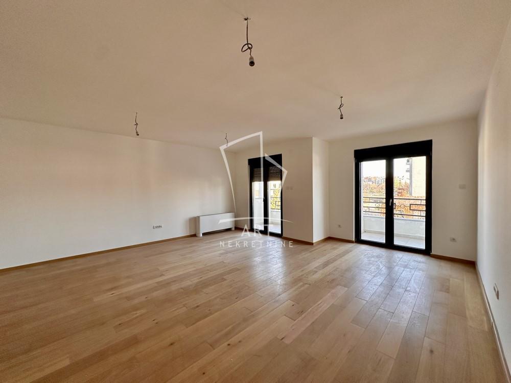 Stan na prodaju u Beogradu, Autokomanda, trosoban, 88m2, cena 410000 evra