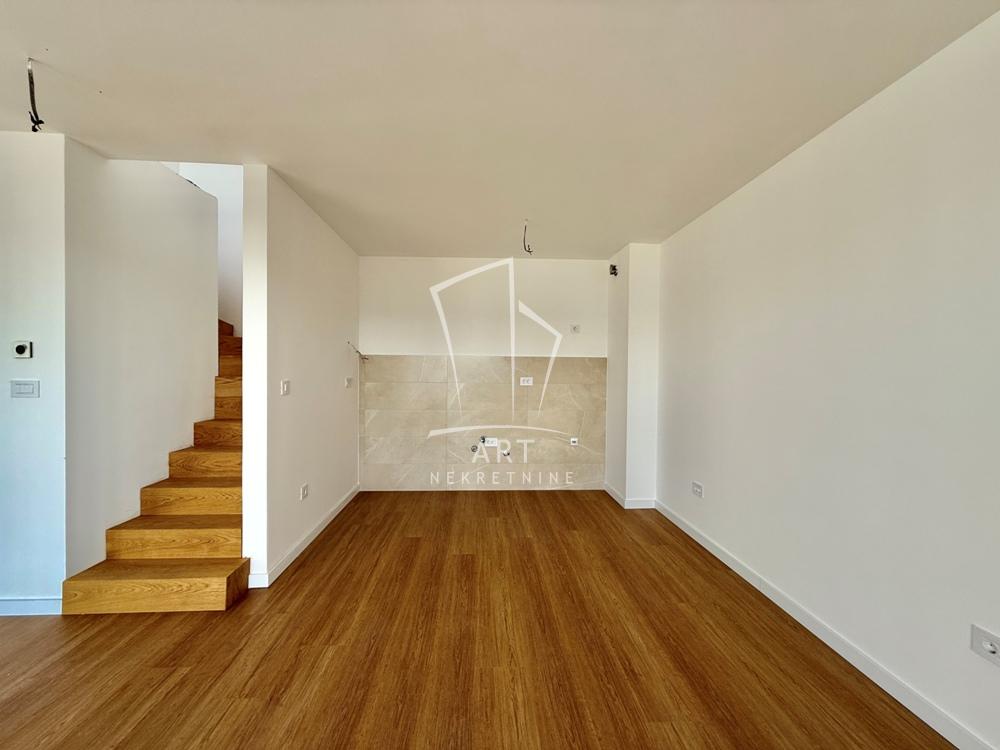 Stan na prodaju u Beogradu, Dušanovac, cetvorosoban, 162m2, cena 426800 evra