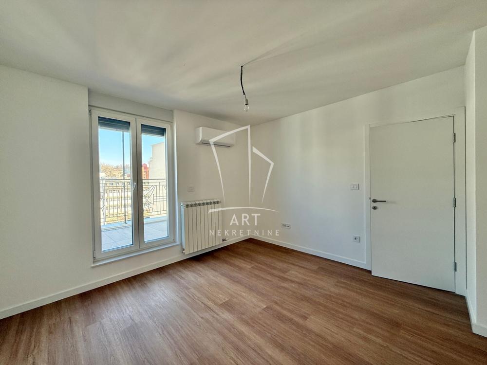 Stan na prodaju u Beogradu, Dušanovac, cetvorosoban, 124m2, cena 312400 evra