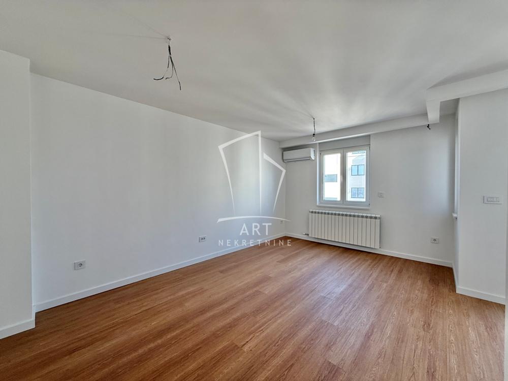 Stan na prodaju u Beogradu, Dušanovac, cetvorosoban, 124m2, cena 312400 evra
