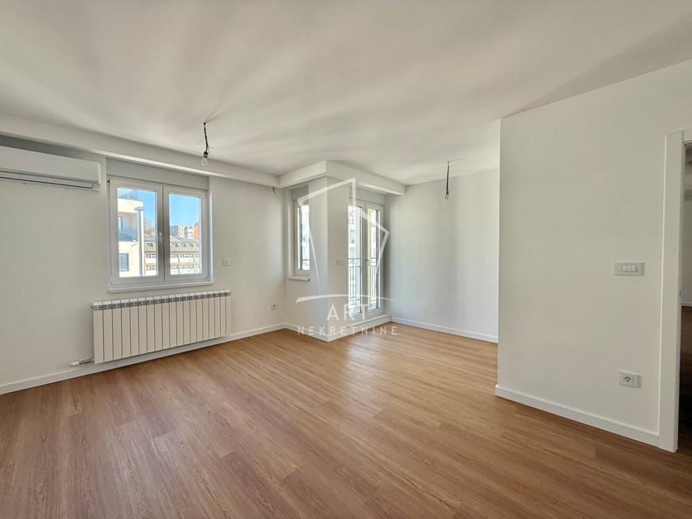 Stan na prodaju u Beogradu, Dušanovac, cetvorosoban, 124m2, cena 312400 evra