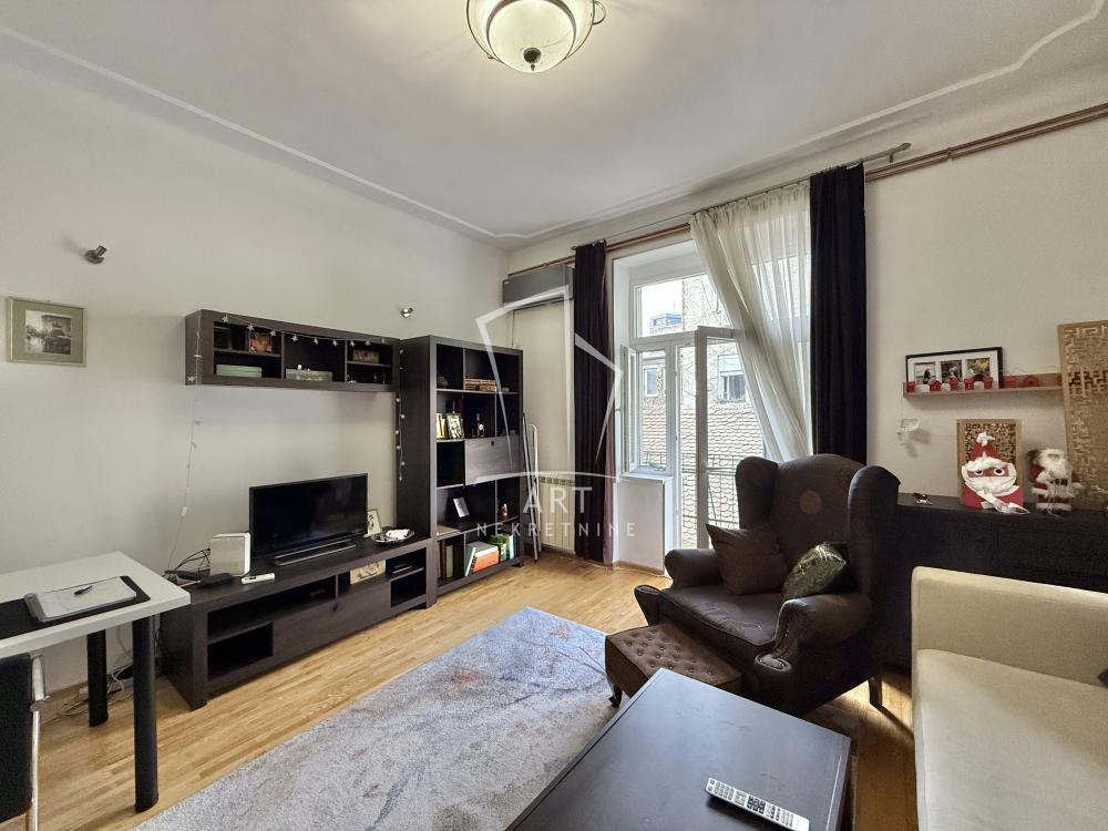 Stan na prodaju u Beogradu, Vračar, dvosoban, 56m2, cena 225000 evra