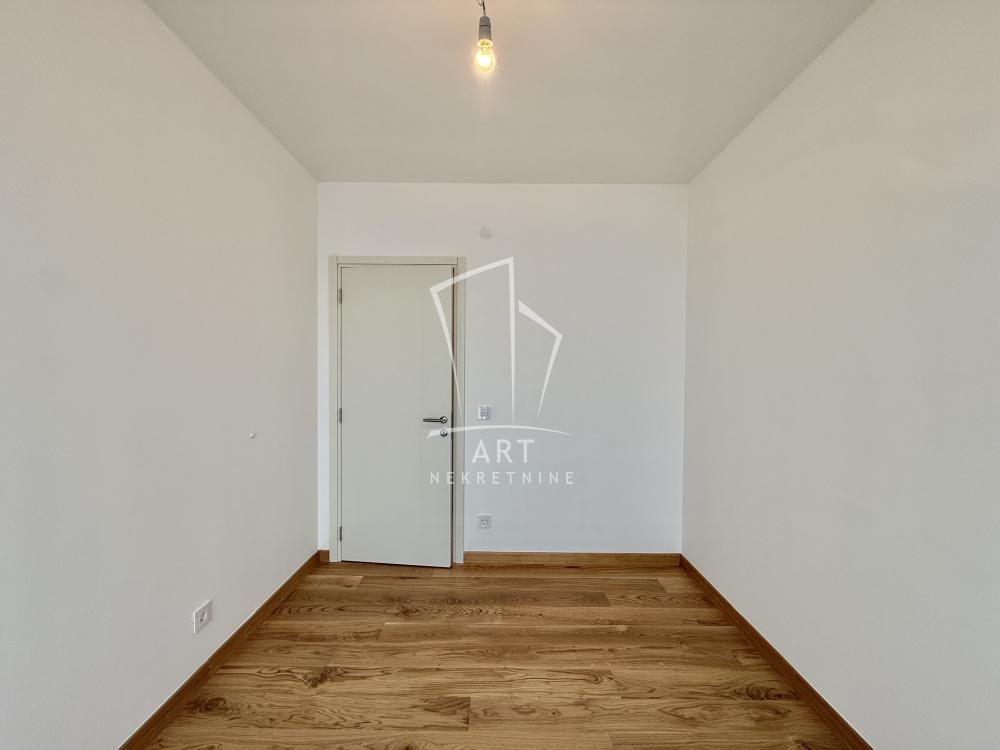Stan na prodaju u Beogradu, Voždovac, cetvorosoban, 95m2, cena 360000 evra