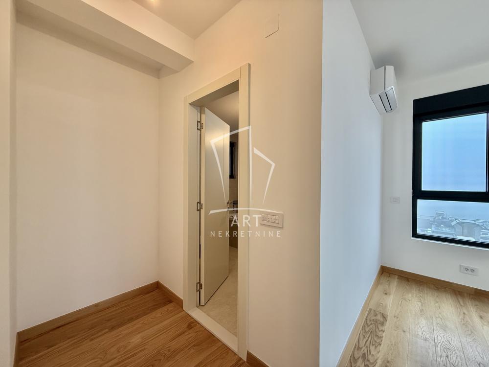 Stan na prodaju u Beogradu, Voždovac, cetvorosoban, 95m2, cena 360000 evra