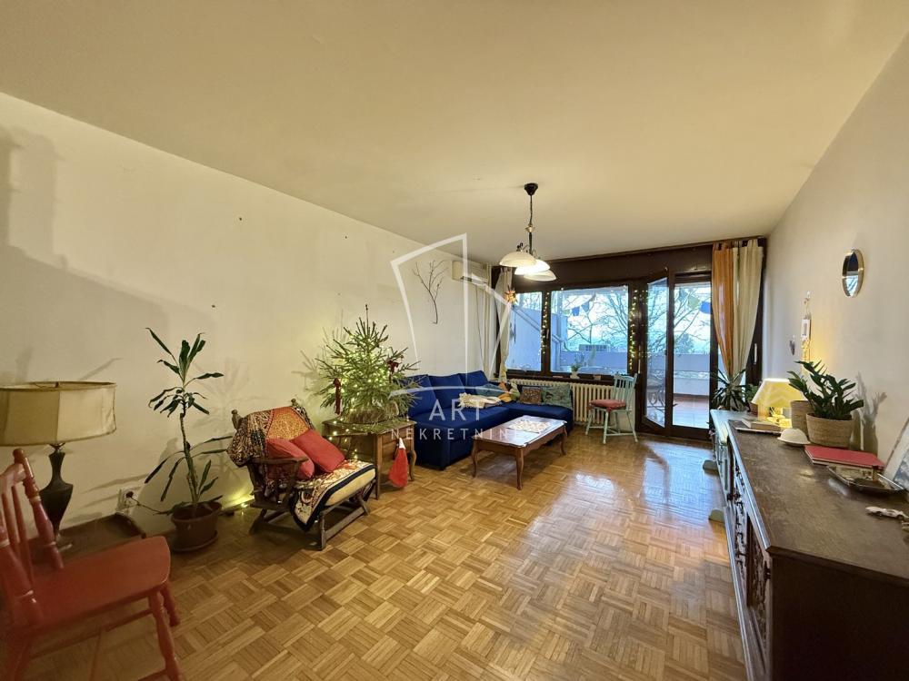 Stan na prodaju u Beogradu, Činovnička kolonija, trosoban, 104m2, cena 315000 evra