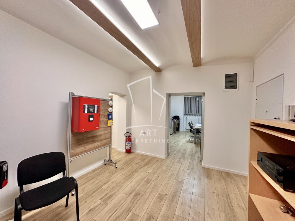 Stan na prodaju u Beogradu, Stari grad, cetvorosoban, 66m2, cena 222600 evra