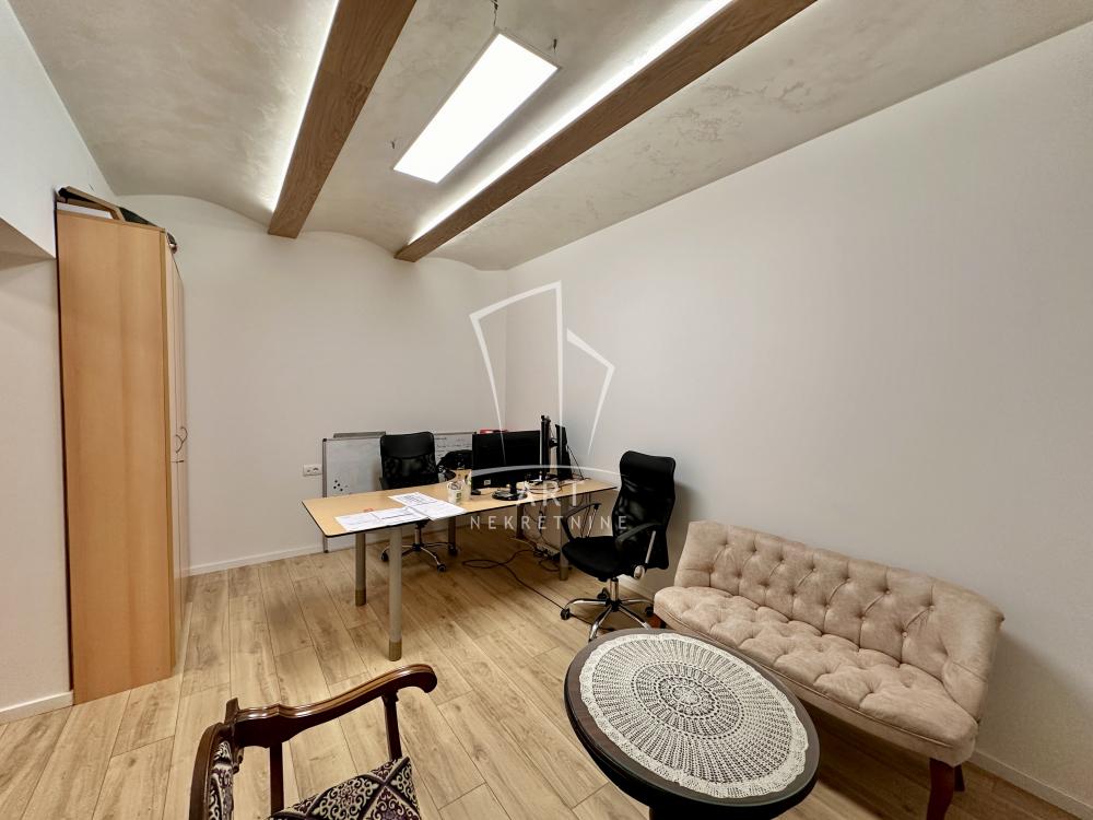 Stan na prodaju u Beogradu, Stari grad, cetvorosoban, 66m2, cena 222600 evra