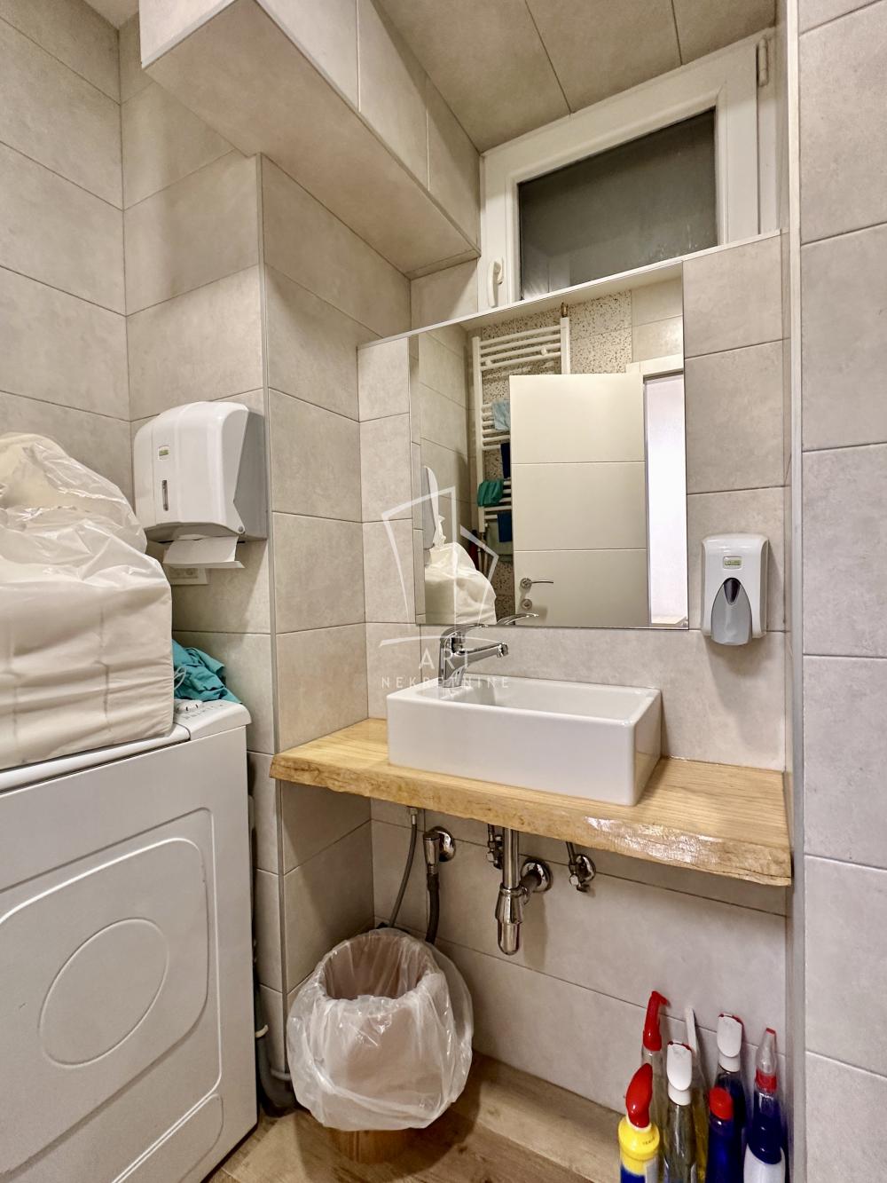 Stan na prodaju u Beogradu, Stari grad, cetvorosoban, 66m2, cena 222600 evra