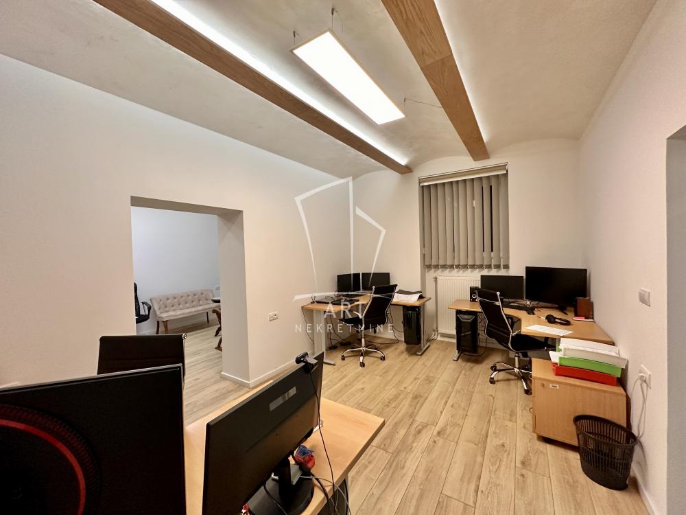 Stan na prodaju u Beogradu, Stari grad, cetvorosoban, 66m2, cena 222600 evra