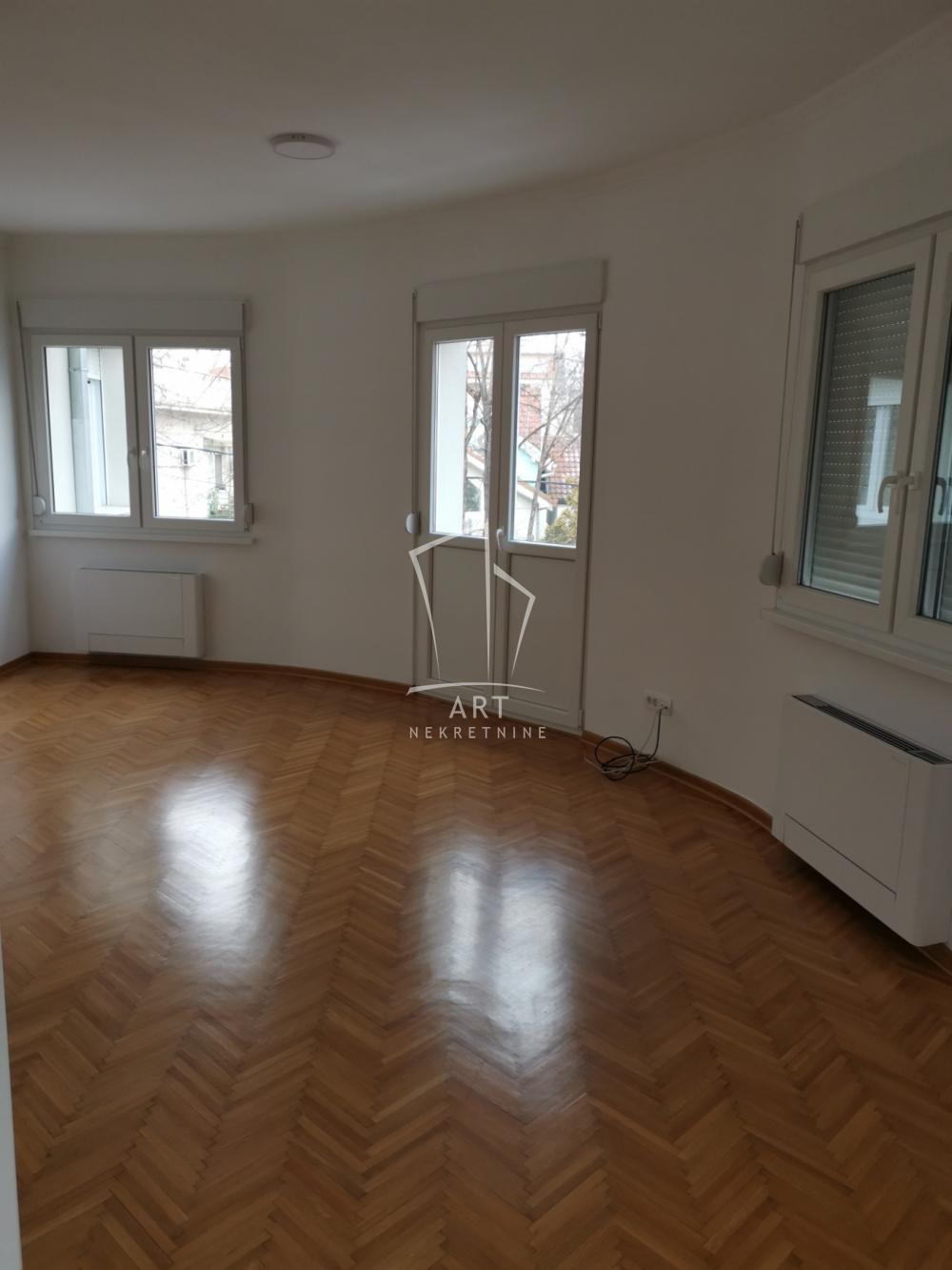 Stan na prodaju u Beogradu, Zvezdara, cetvorosoban, 114m2, cena 550000 evra