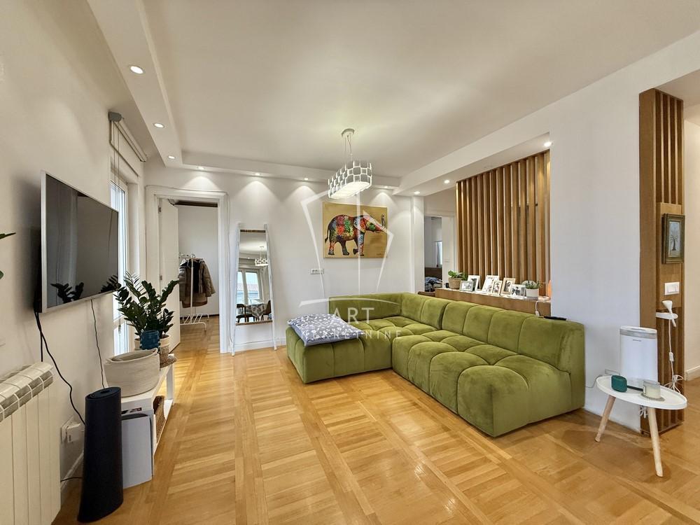 Stan na prodaju u Beogradu, Vračar, trosoban, 87m2, cena 450000 evra