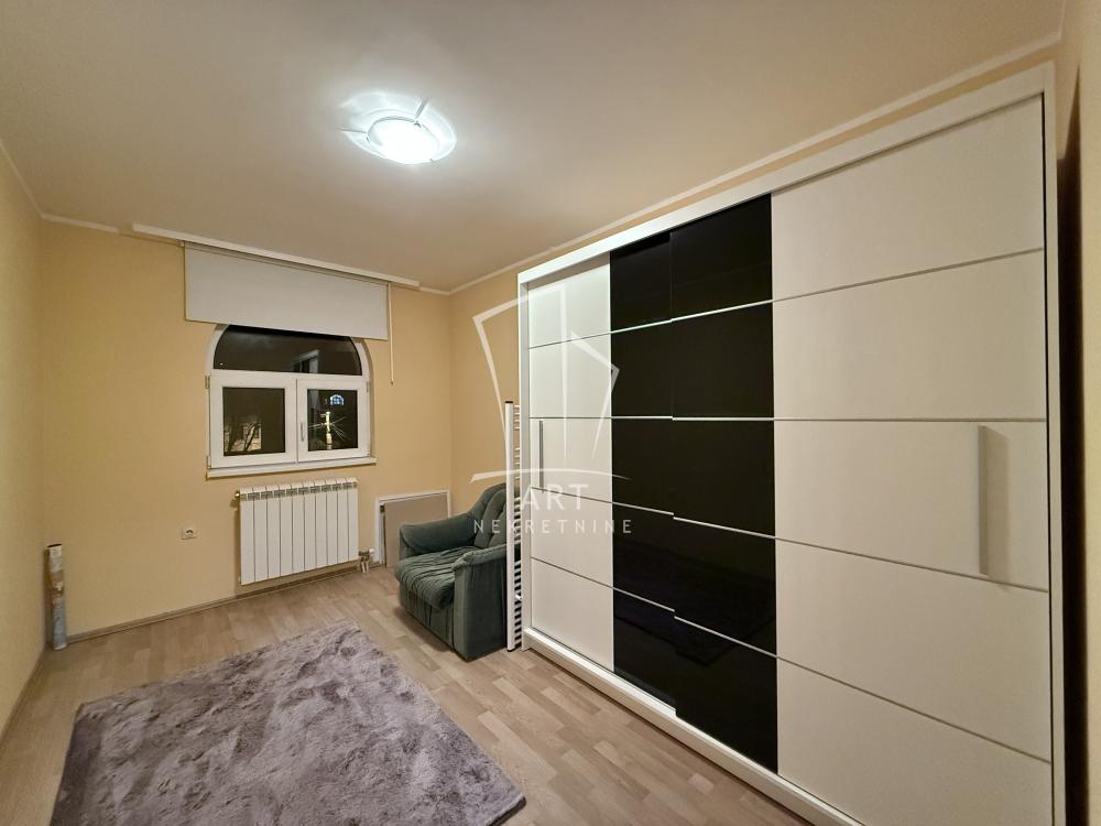 Stan na prodaju u Beogradu, Voždovac, cetvorosoban, 113m2, cena 288150 evra