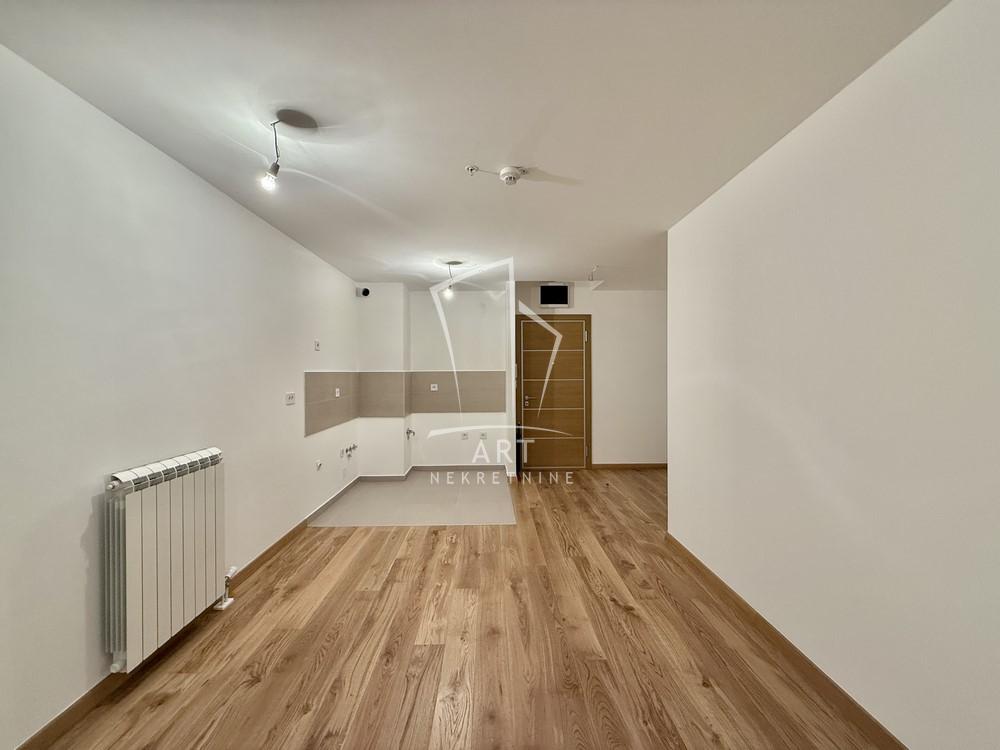 Stan na prodaju u Beogradu, Voždovac, trosoban, 66m2, cena 259000 evra