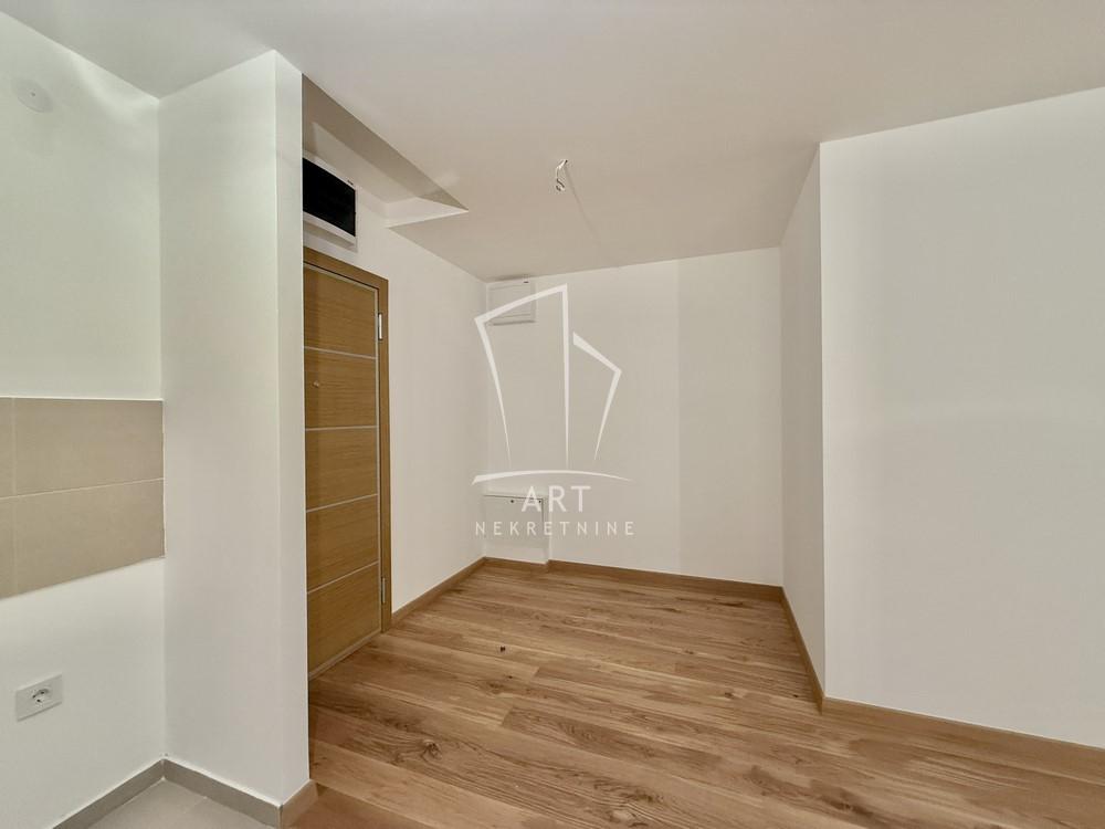 Stan na prodaju u Beogradu, Voždovac, trosoban, 66m2, cena 259000 evra