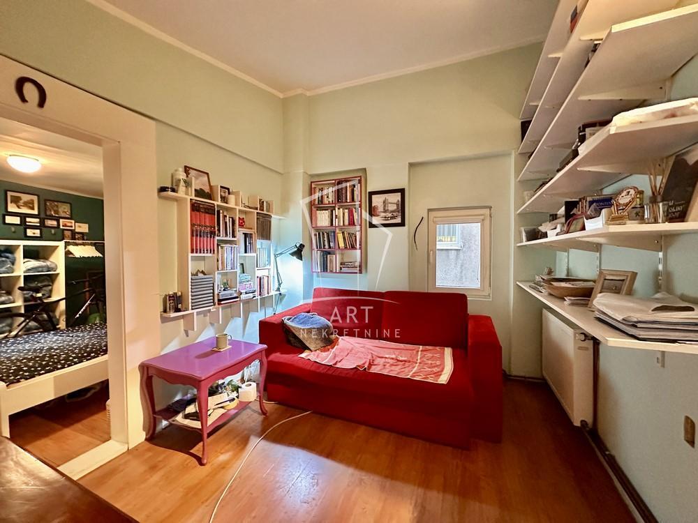 Stan na prodaju u Beogradu, Stari grad, trosoban, 19m2, cena 160000 evra