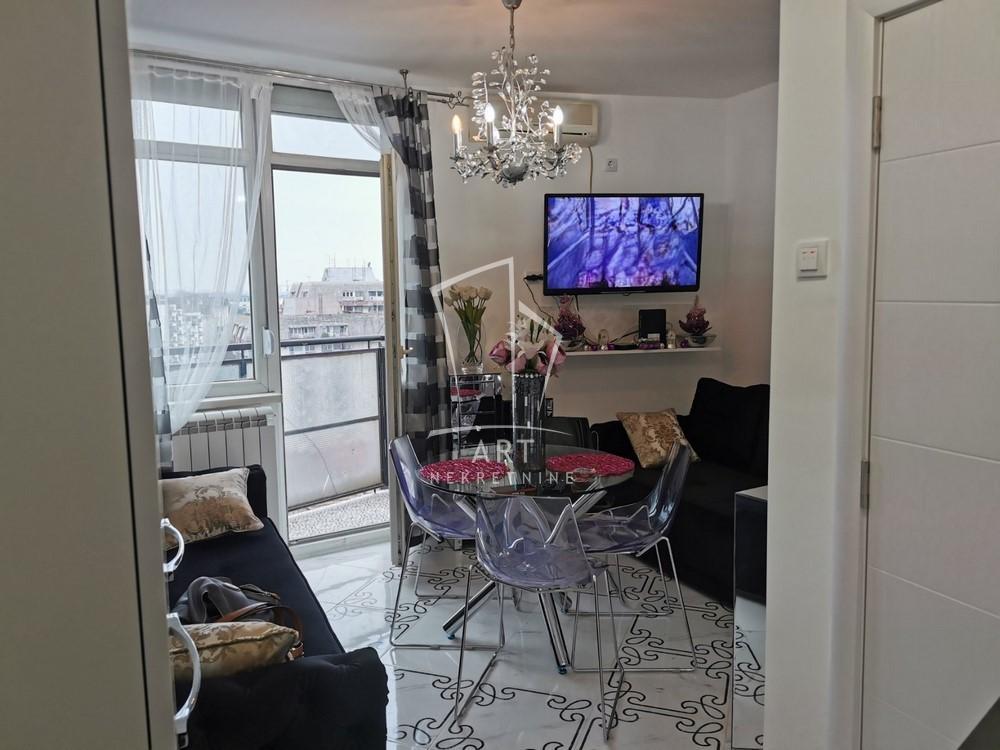 Stan na prodaju u Beogradu, Stari grad, 16m2, cena 115000 evra