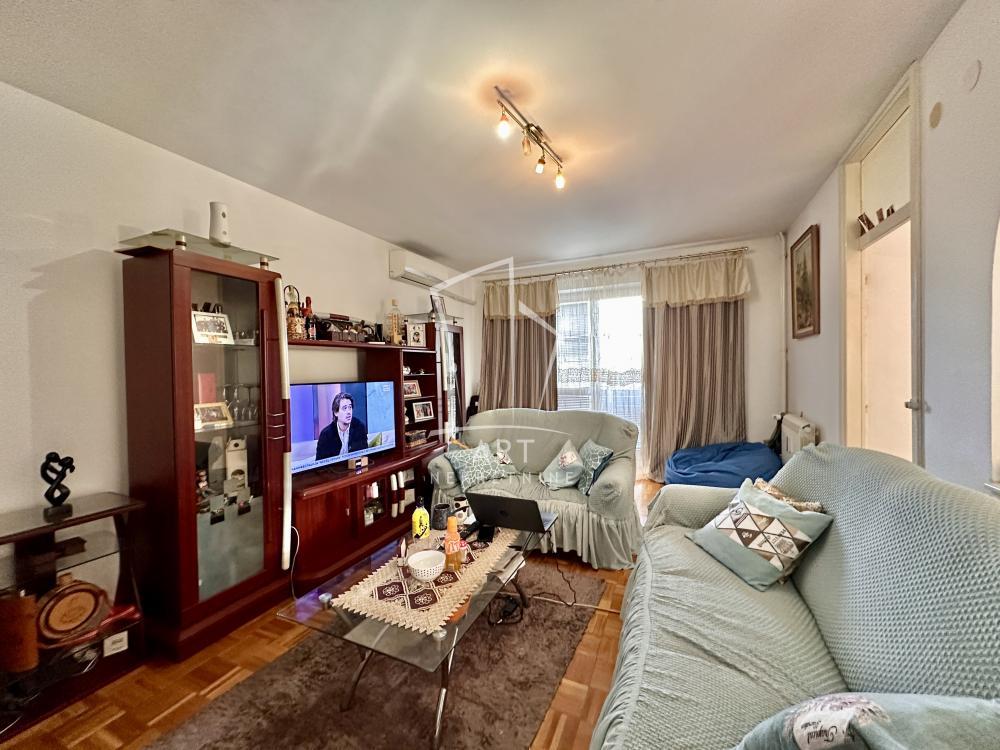 Stan na prodaju u Beogradu, Novi Beograd, cetvorosoban, 97m2, cena 310000 evra