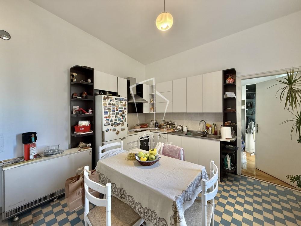 Stan na prodaju u Beogradu, Stari grad, cetvorosoban, 115m2, cena 690000 evra