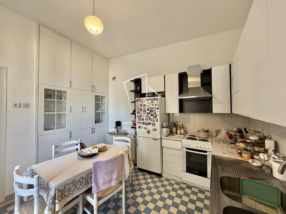 Stan na prodaju u Beogradu, Stari grad, cetvorosoban, 115m2, cena 690000 evra