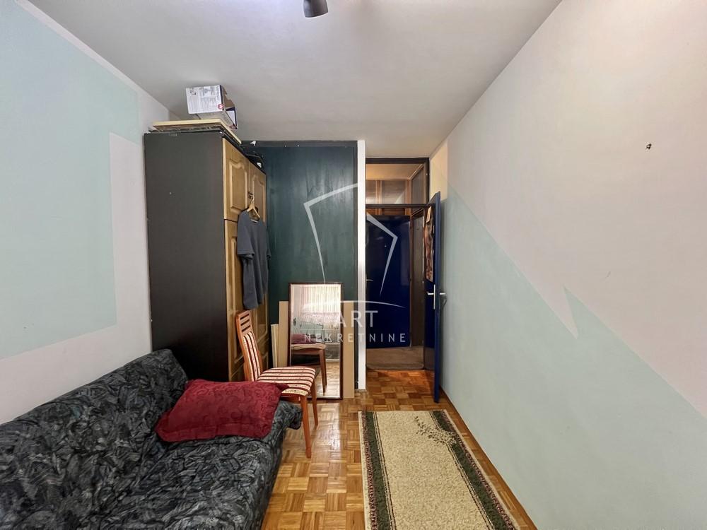 Stan na prodaju u Beogradu, Banjica, trosoban, 70m2, cena 225000 evra