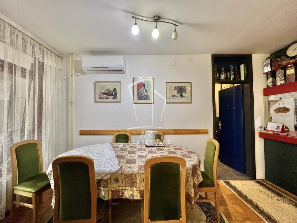 Stan na prodaju u Beogradu, Banjica, trosoban, 70m2, cena 225000 evra